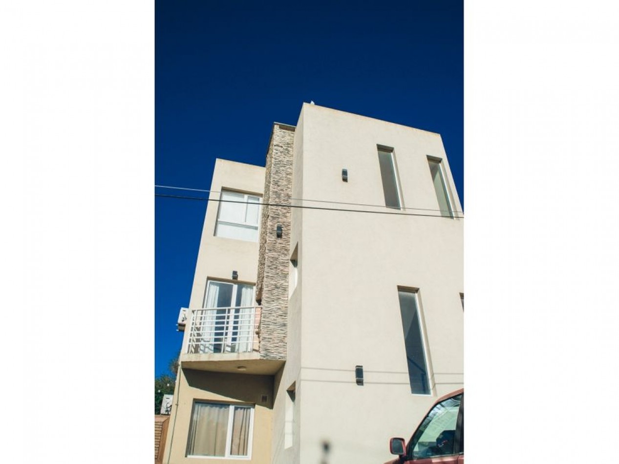 "Departamento en Mar de Ostende a dos Cuadras del Mar"