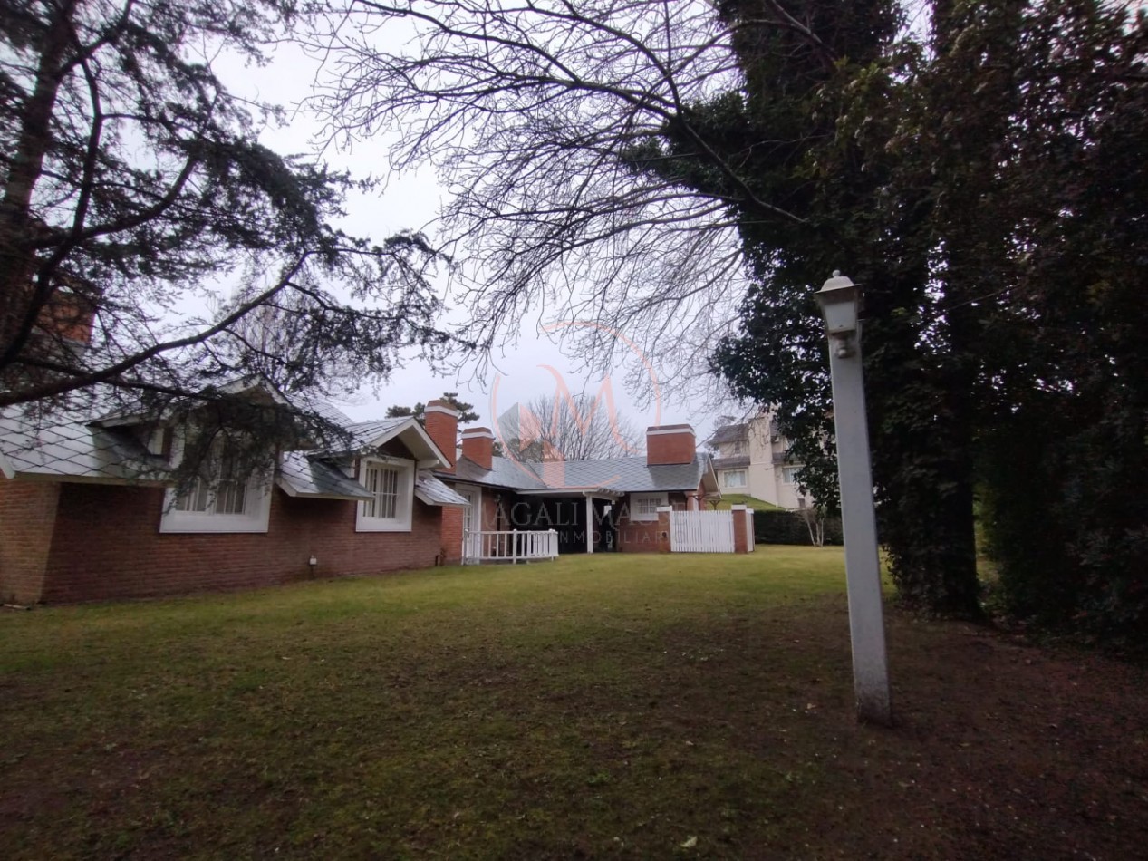 ¡¡ Encantadora casa a dos Cuadras del Mar en Zona Golf !!