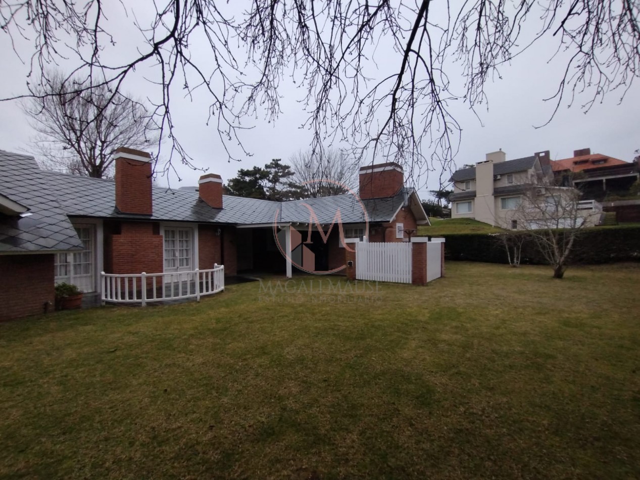 ¡¡ Encantadora casa a dos Cuadras del Mar en Zona Golf !!