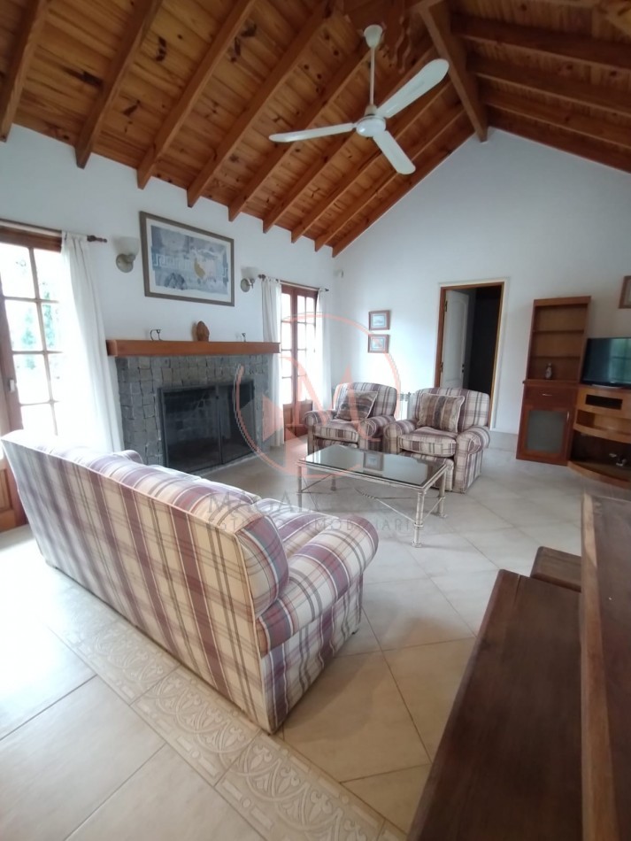 ¡¡ Encantadora casa a dos Cuadras del Mar en Zona Golf !!