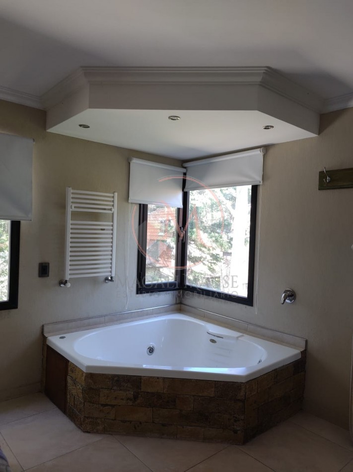 Valeria Point: Departamento con Pileta Climatizada a Metros del Centro