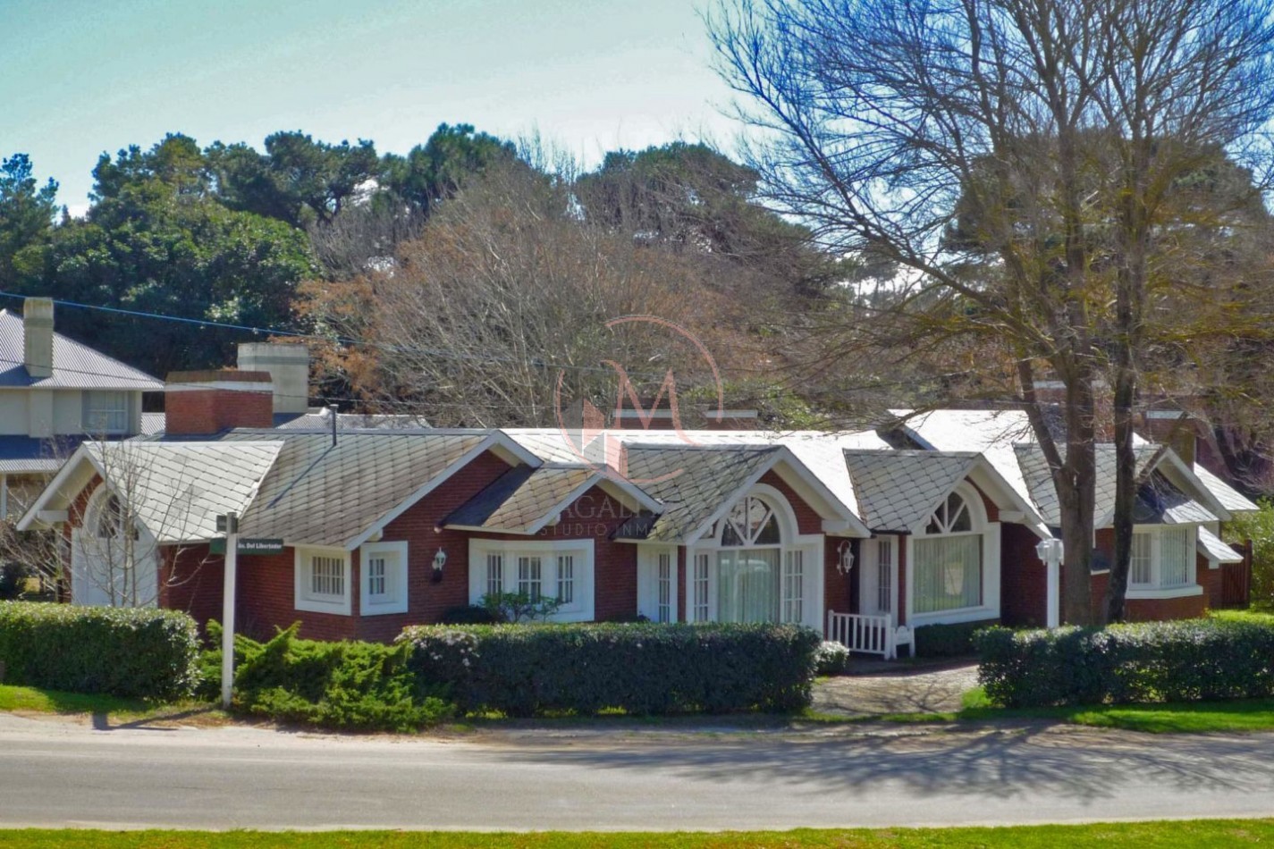 ¡¡ Encantadora casa a dos Cuadras del Mar en Zona Golf !!