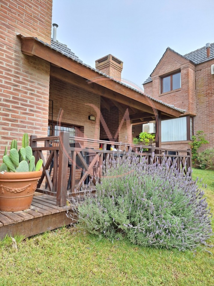 Duplex frente a la playa Valeria del Mar