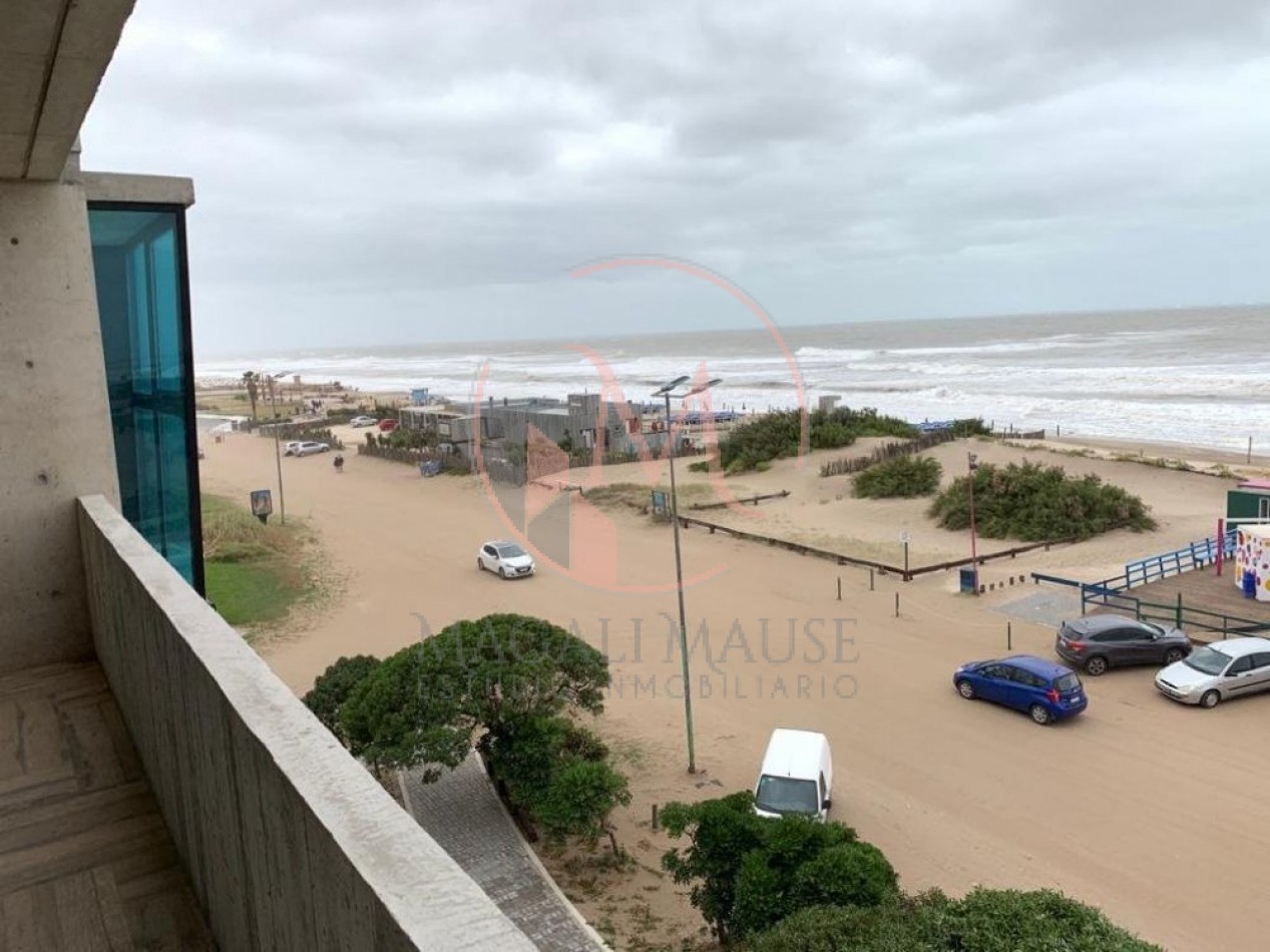 Semipiso frente al mar en Pinamar, a solo 3 cuadras del centro