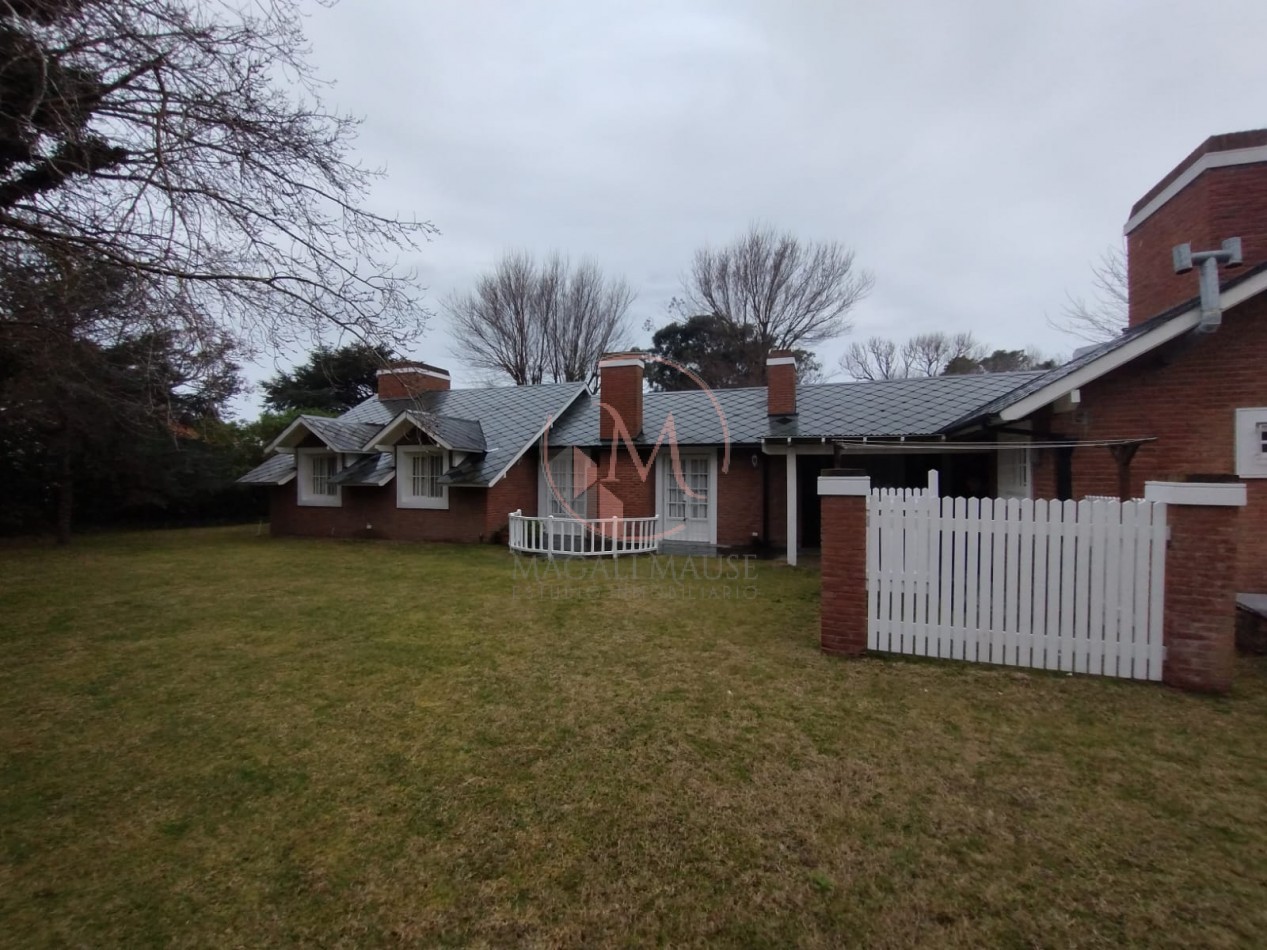 ¡¡ Encantadora casa a dos Cuadras del Mar en Zona Golf !!