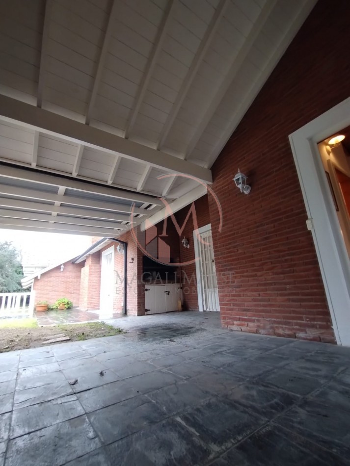 ¡¡ Encantadora casa a dos Cuadras del Mar en Zona Golf !!