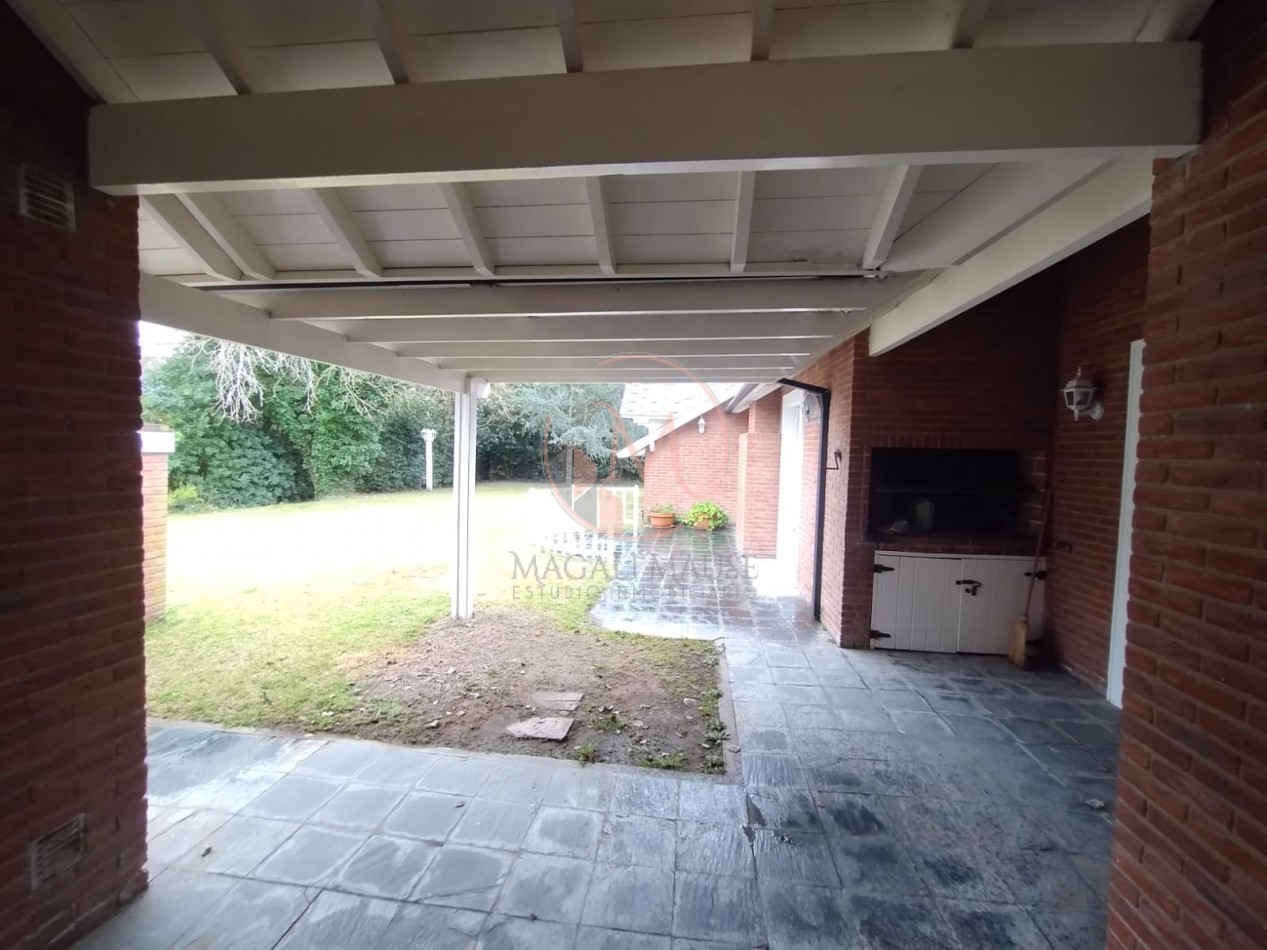 ¡¡ Encantadora casa a dos Cuadras del Mar en Zona Golf !!