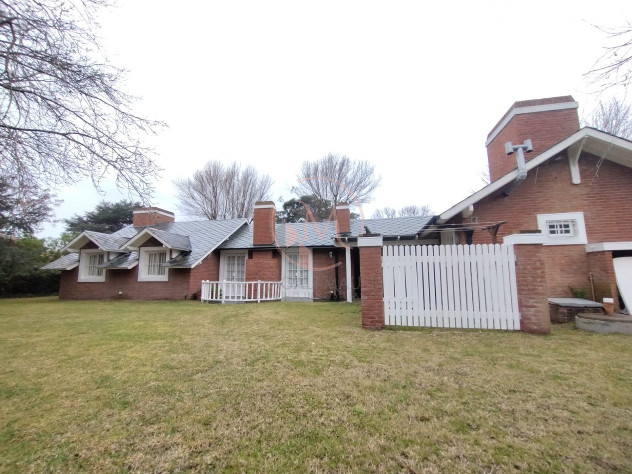 ¡¡ Encantadora casa a dos Cuadras del Mar en Zona Golf !!