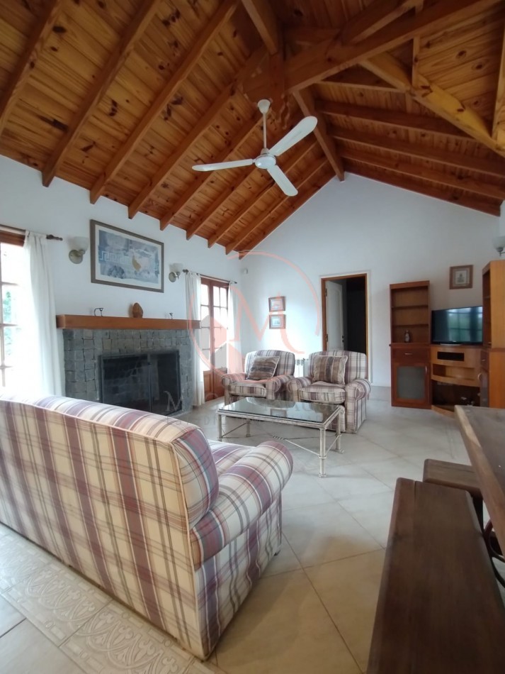 ¡¡ Encantadora casa a dos Cuadras del Mar en Zona Golf !!
