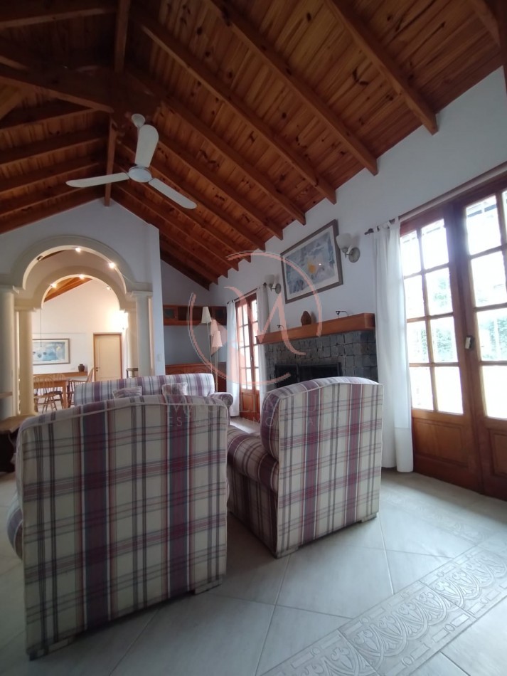 ¡¡ Encantadora casa a dos Cuadras del Mar en Zona Golf !!