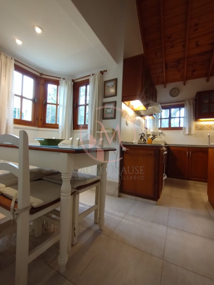 ¡¡ Encantadora casa a dos Cuadras del Mar en Zona Golf !!