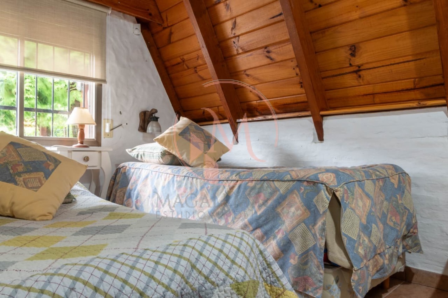 Casa Alpina en Zona Iglesias - A metros del mar sobre Av. Libertador, Pinamar