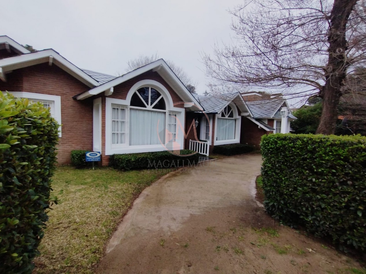 ¡¡ Encantadora casa a dos Cuadras del Mar en Zona Golf !!