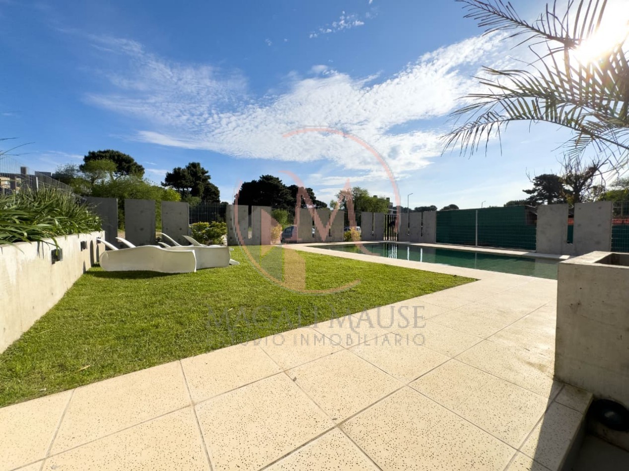 Positive Tower IV -1H