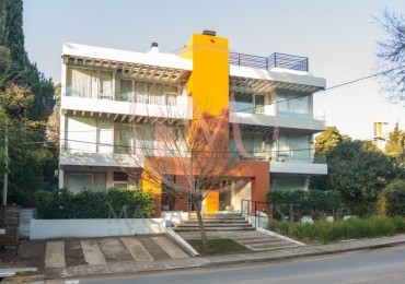 Departamento de 3 ambientes en duplex con cochera y terrazas - Pinamar Centro U.F 10